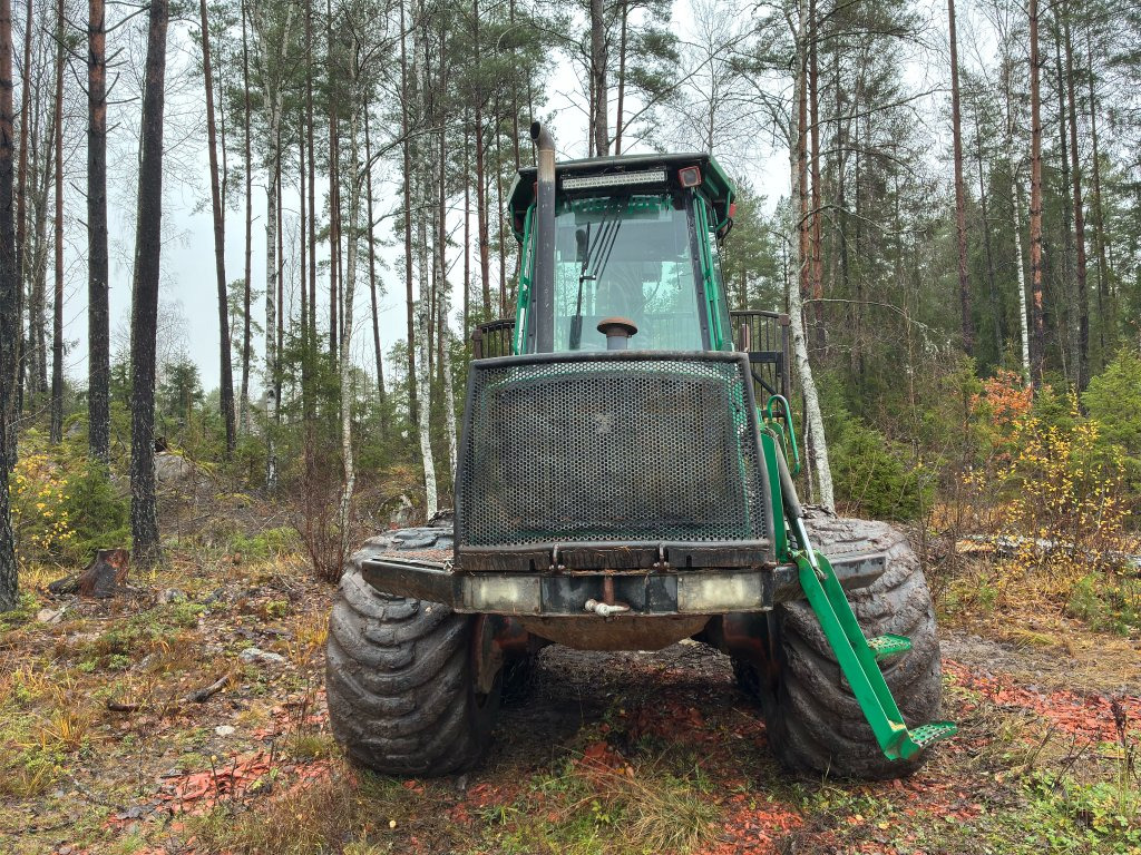 TIMBERJACK 1410B - Vyvážecí souprava: obrázek 2 TIMBERJACK 1410B - Vyvážecí souprava: obrázek 2