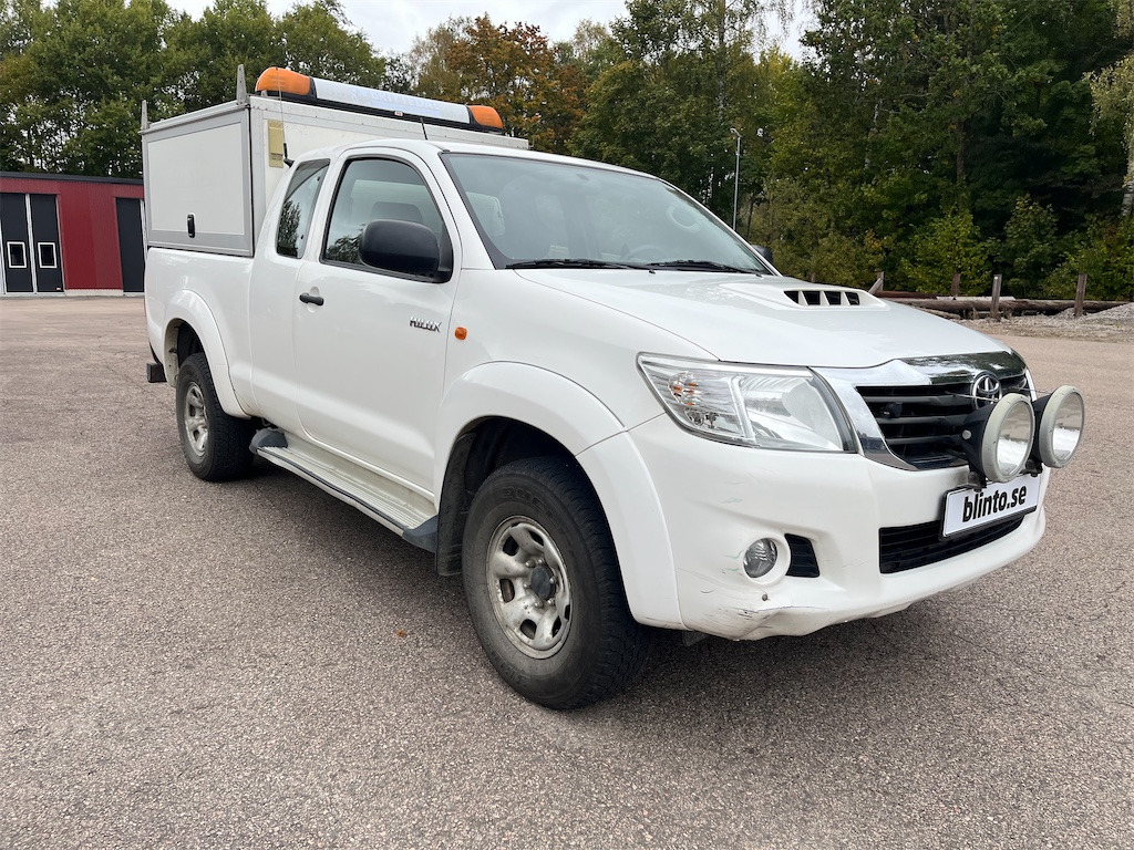 TOYOTA HILUX 2.5 4x4 - Pick-up: obrázek 3 TOYOTA HILUX 2.5 4x4 - Pick-up: obrázek 3
