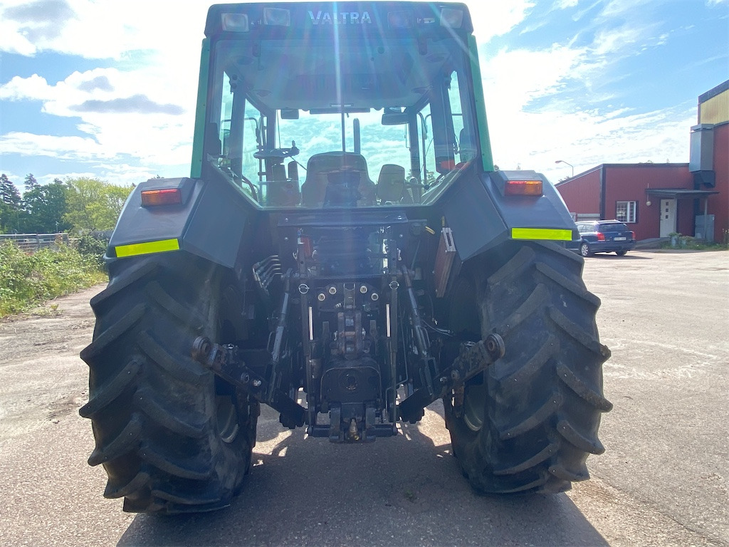 VALTRA 6200-4 - Traktor: obrázek 4 VALTRA 6200-4 - Traktor: obrázek 4