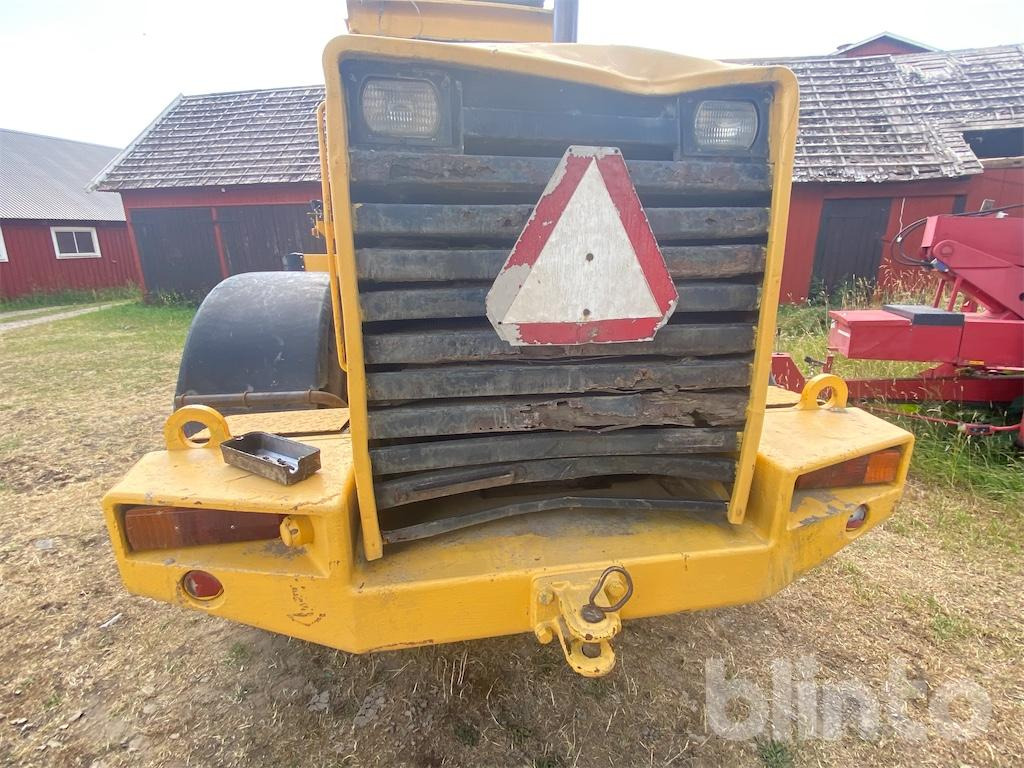 Kolový nakladač Volvo L90: obrázek 37