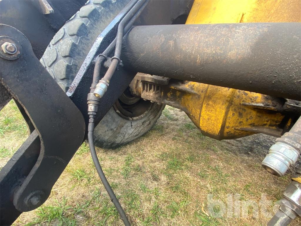 Kolový nakladač Volvo L90: obrázek 17
