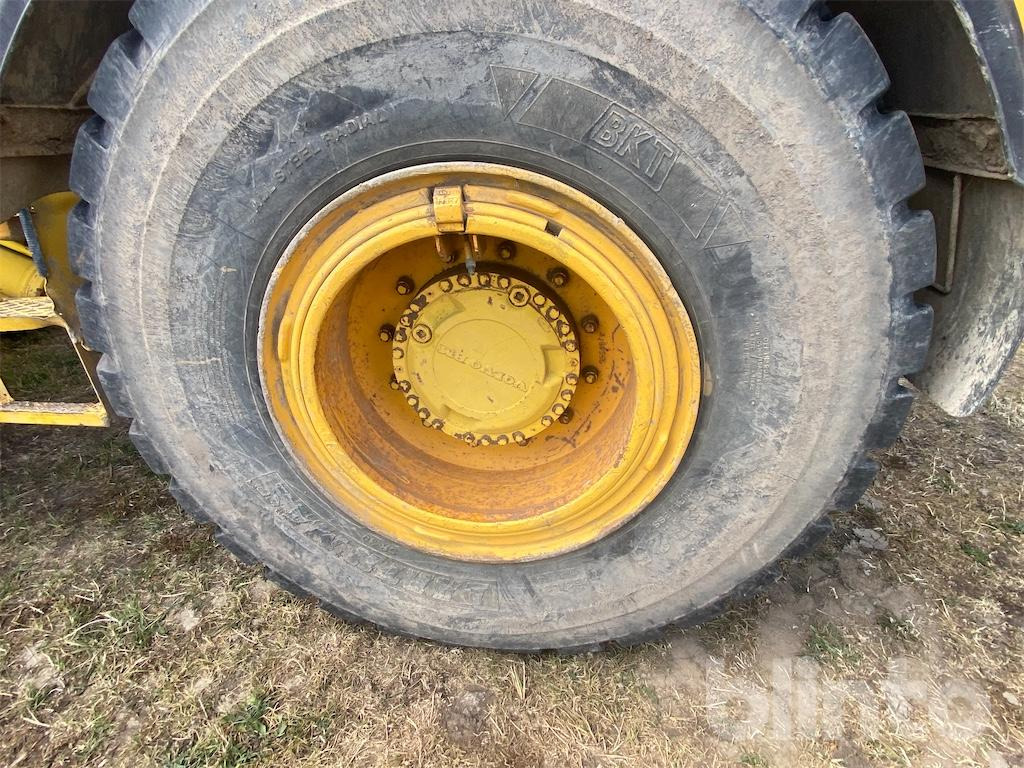 Kolový nakladač Volvo L90: obrázek 29