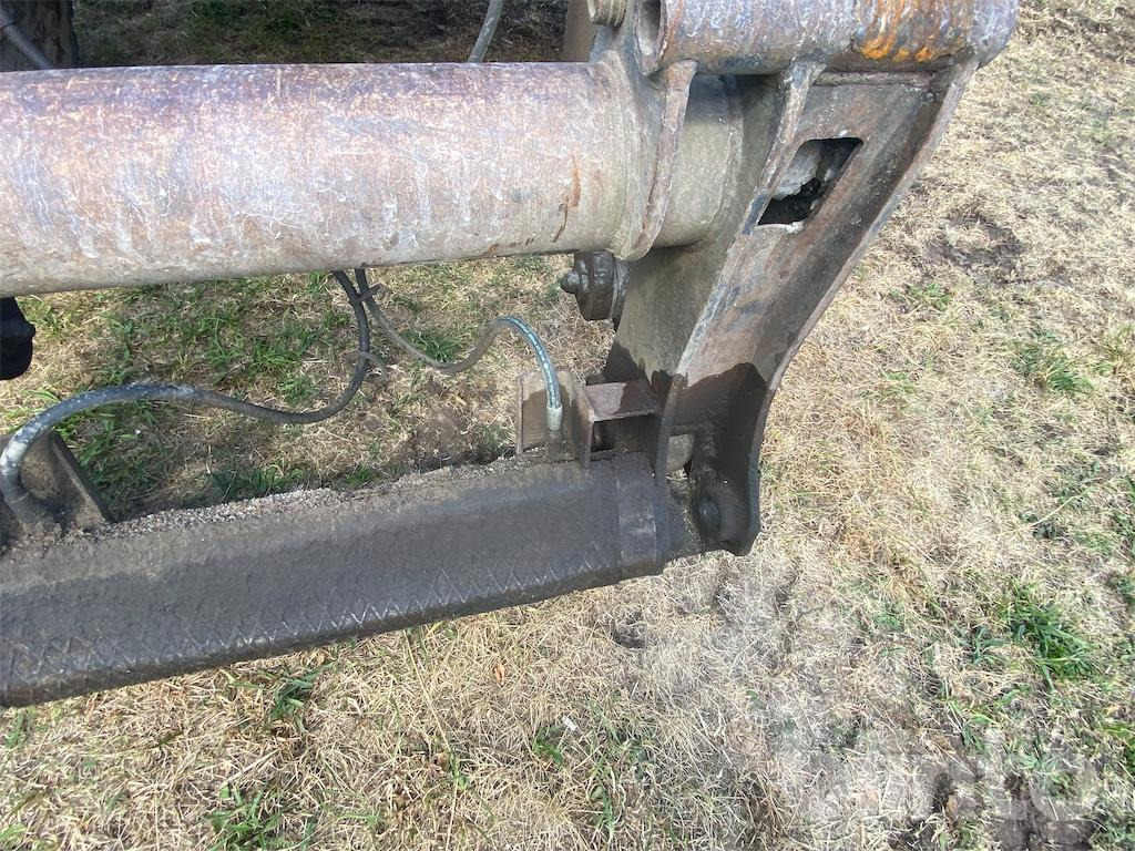 Kolový nakladač Volvo L90: obrázek 11
