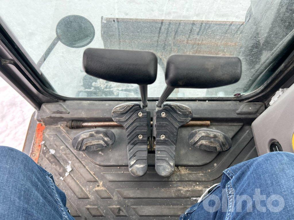 Pásové rýpadlo Volvo: obrázek 24