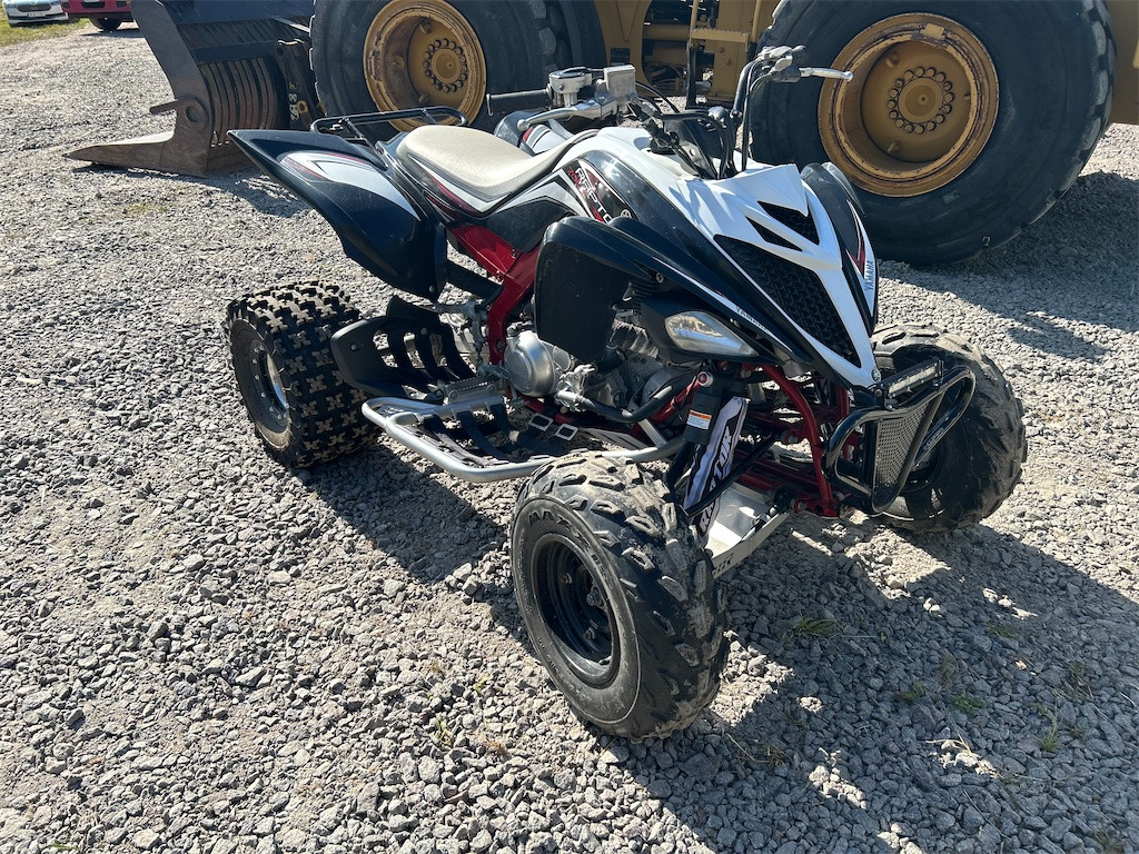 Yamaha RAPTOR 700R - Čtyřkolka: obrázek 3 Yamaha RAPTOR 700R - Čtyřkolka: obrázek 3