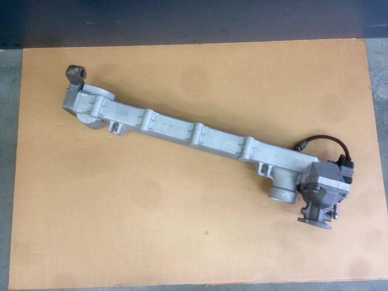 MODULO EGR (modulo ricircolo gas di scarico) - Motori MAN D2876 Common Rail - Euro 3 - RIF. MAN 51081007045 - 51081007054 - 51081007057 - 51081007087 - Chladič EGR: obrázek 2 MODULO EGR (modulo ricircolo gas di scarico) - Motori MAN D2876 Common Rail - Euro 3 - RIF. MAN 51081007045 - 51081007054 - 51081007057 - 51081007087 - Chladič EGR: obrázek 2