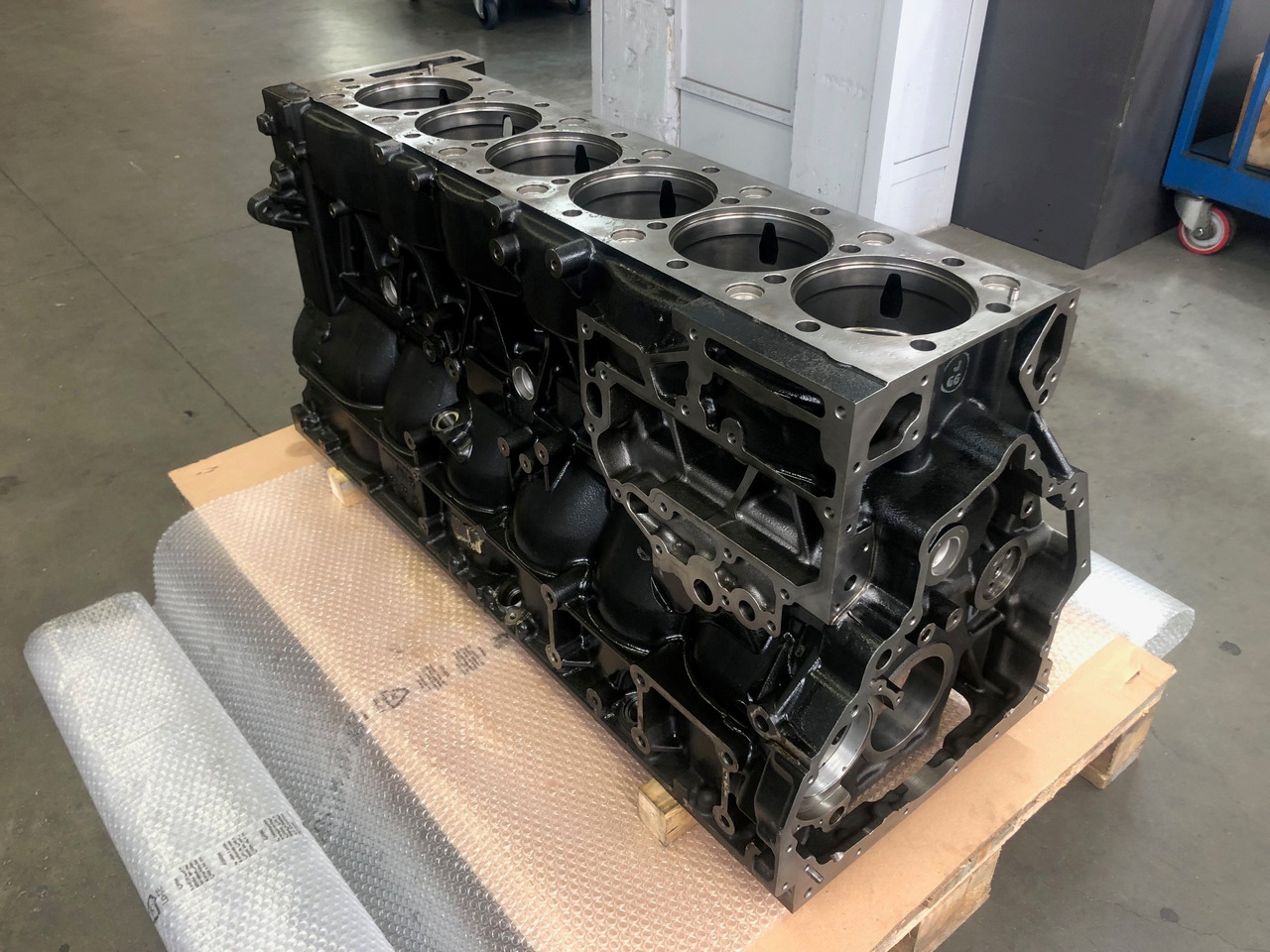 MONOBLOCCO MOTORE MAN D2676 EEV - Blok válců: obrázek 1 MONOBLOCCO MOTORE MAN D2676 EEV - Blok válců: obrázek 1
