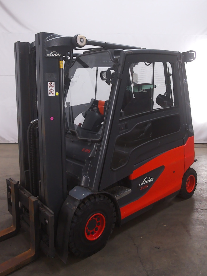 Linde E25L-01 - Elektrický vysokozdvižný vozík: obrázek 1 Linde E25L-01 - Elektrický vysokozdvižný vozík: obrázek 1