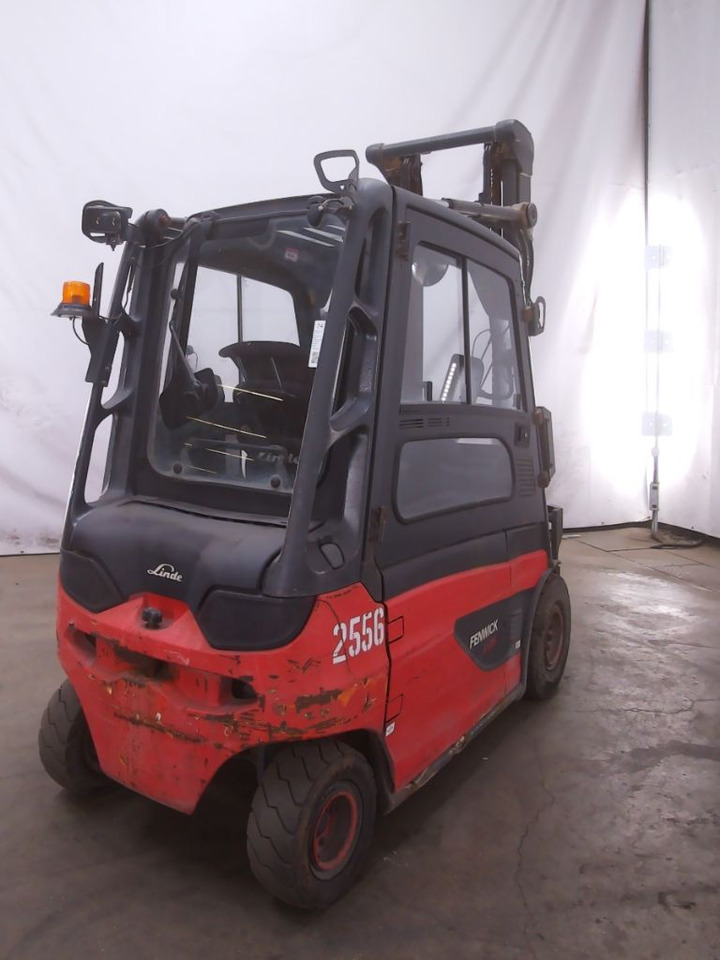 Linde E25L-01 - Elektrický vysokozdvižný vozík: obrázek 2 Linde E25L-01 - Elektrický vysokozdvižný vozík: obrázek 2