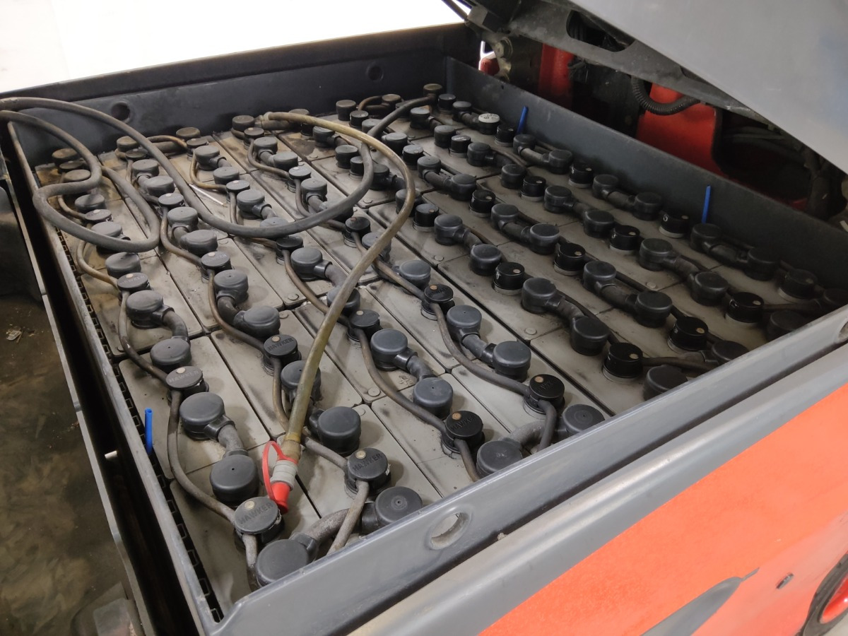 Linde E30HL-01/600 - Elektrický vysokozdvižný vozík: obrázek 4 Linde E30HL-01/600 - Elektrický vysokozdvižný vozík: obrázek 4