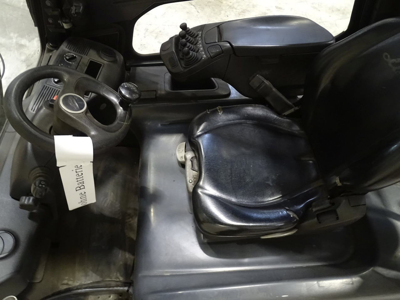 Linde E35L-01 - Elektrický vysokozdvižný vozík: obrázek 3 Linde E35L-01 - Elektrický vysokozdvižný vozík: obrázek 3