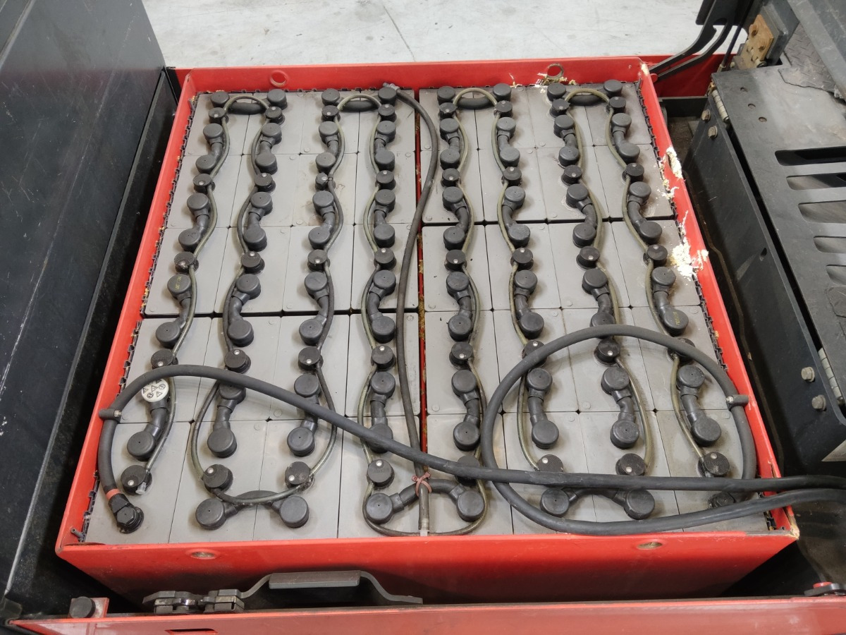 Linde P250 - Elektrický tahač: obrázek 4 Linde P250 - Elektrický tahač: obrázek 4