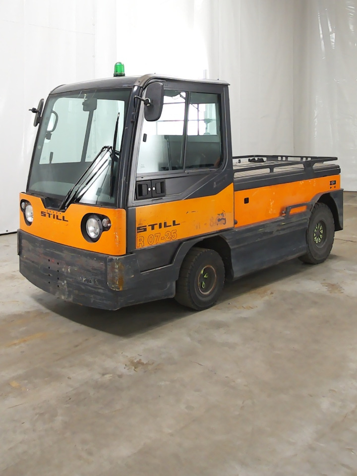 Linde P250 - Elektrický tahač: obrázek 1 Linde P250 - Elektrický tahač: obrázek 1