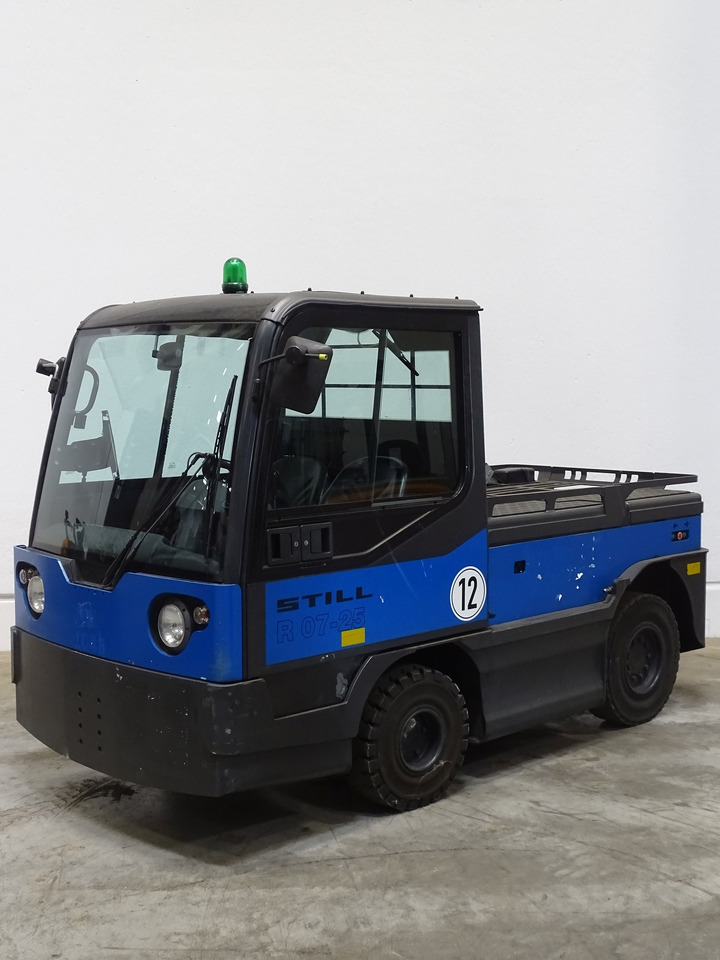 Linde P250 - Elektrický tahač: obrázek 1 Linde P250 - Elektrický tahač: obrázek 1