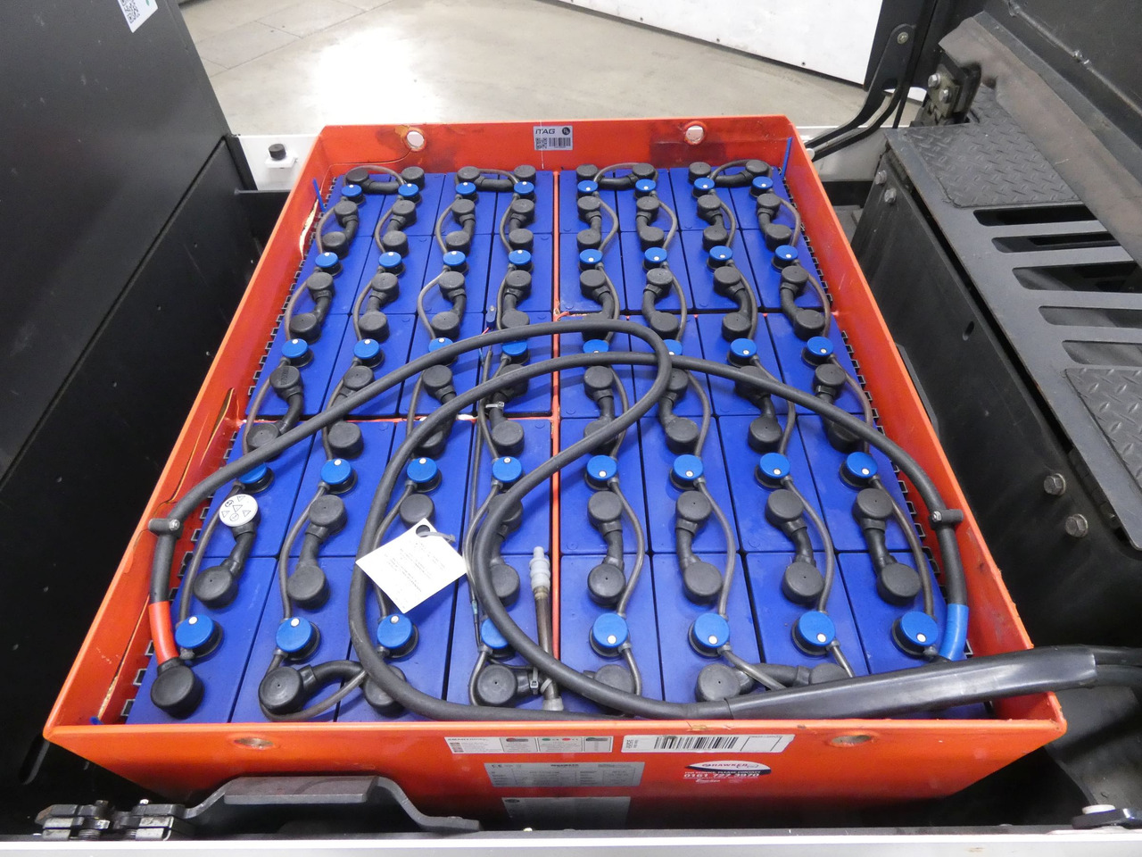 Linde P250 - Elektrický tahač: obrázek 4 Linde P250 - Elektrický tahač: obrázek 4