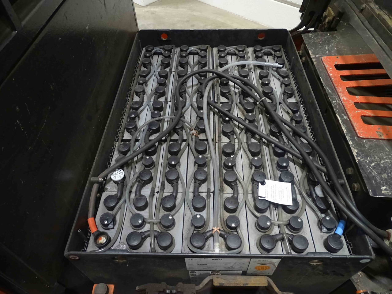 Linde P250 - Elektrický tahač: obrázek 4 Linde P250 - Elektrický tahač: obrázek 4