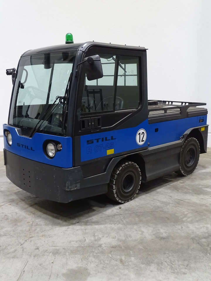 Linde P250 - Elektrický tahač: obrázek 1 Linde P250 - Elektrický tahač: obrázek 1