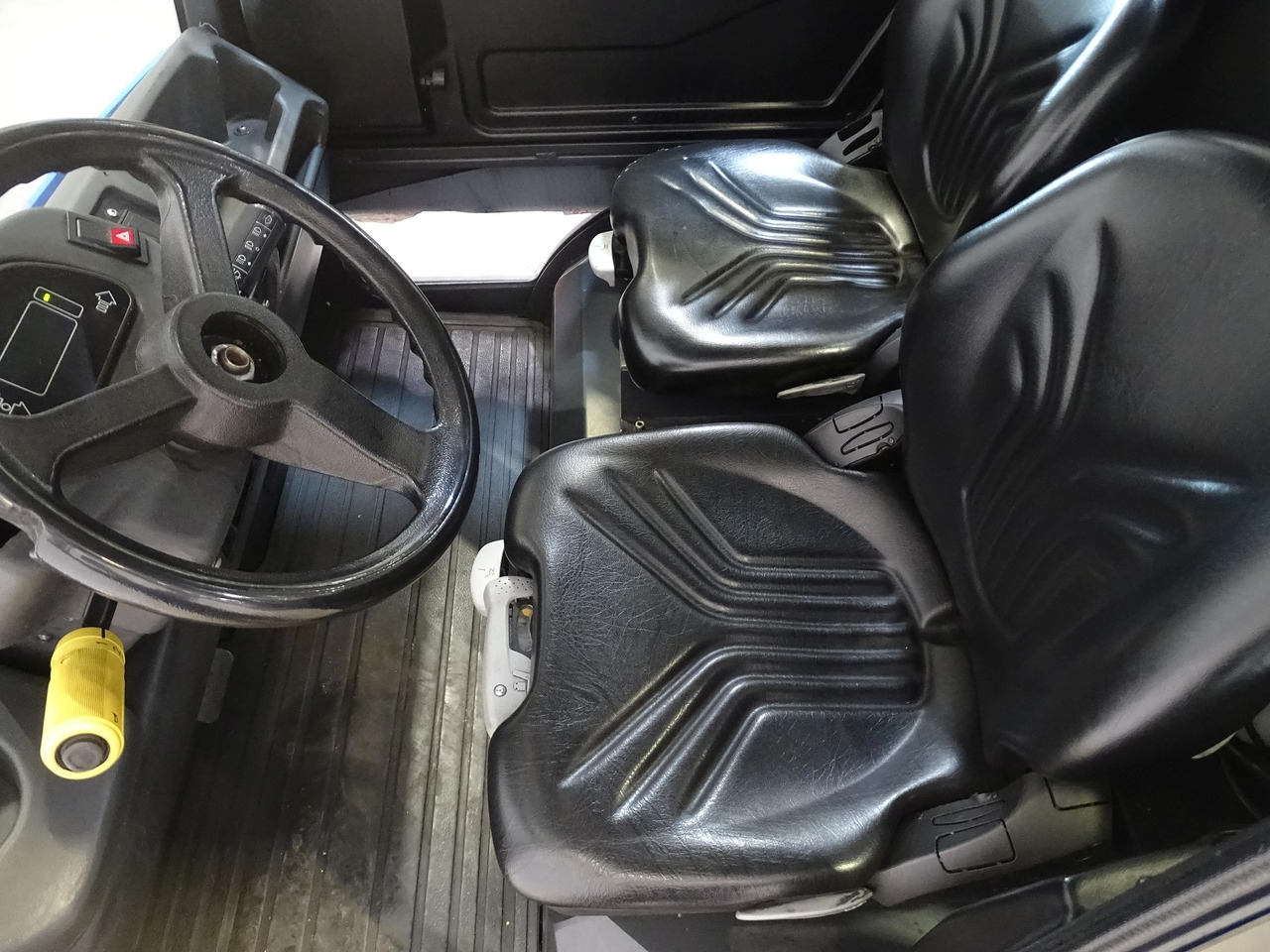 Linde P250 - Elektrický tahač: obrázek 3 Linde P250 - Elektrický tahač: obrázek 3