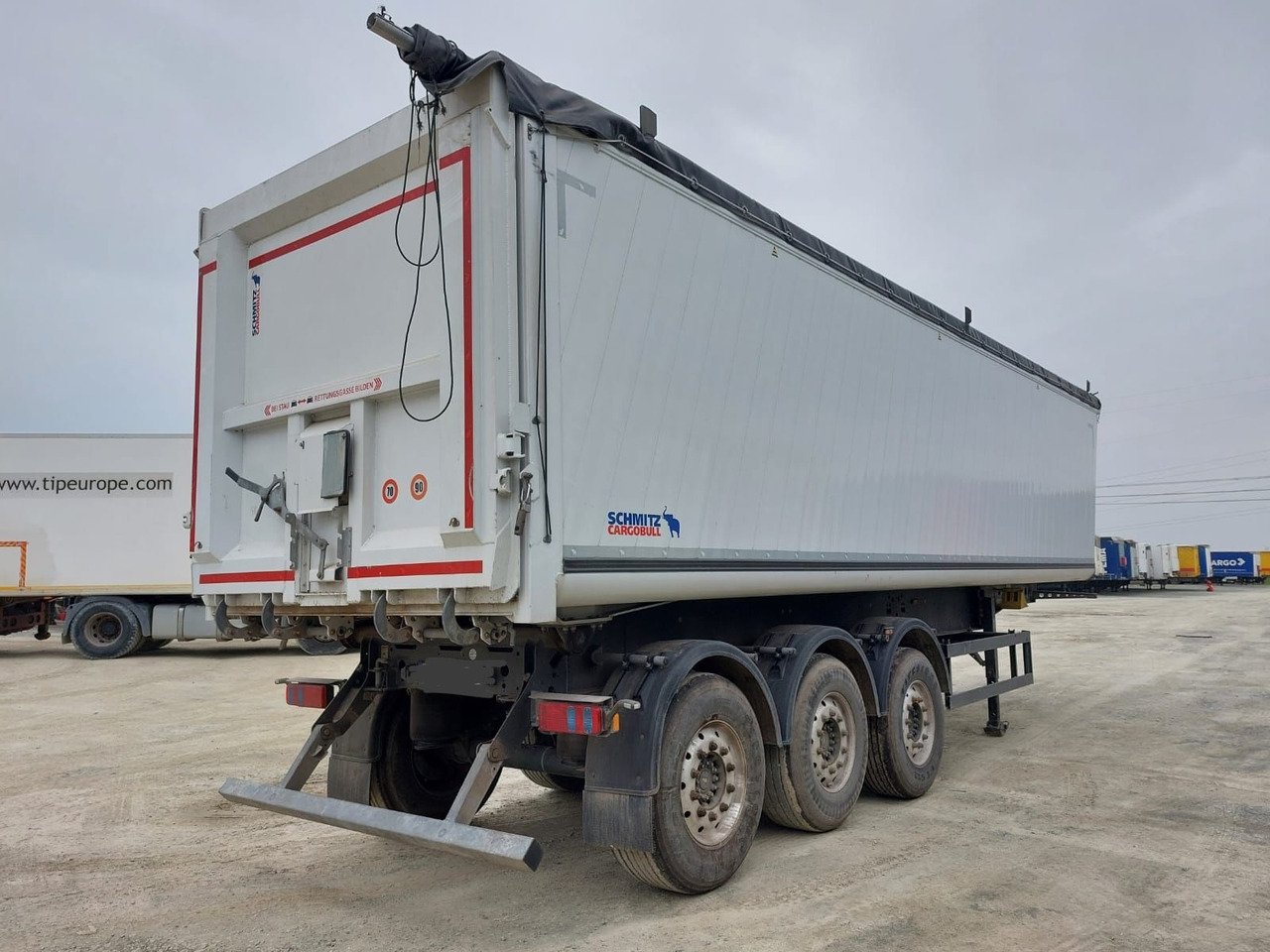 Schmitz Cargobull SCB*S3B - Sklápěcí návěs: obrázek 4 Schmitz Cargobull SCB*S3B - Sklápěcí návěs: obrázek 4