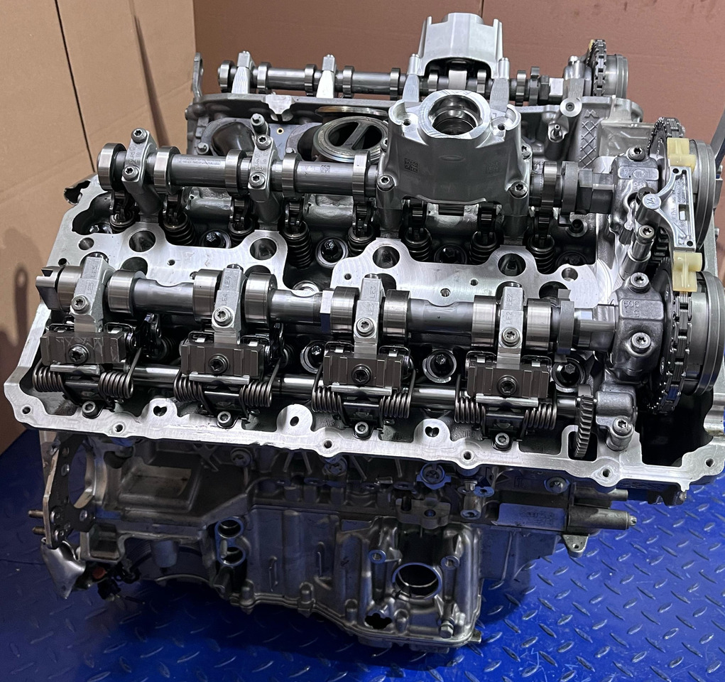 BMW Motor S63B44B Euro 6 - Motor: obrázek 4 BMW Motor S63B44B Euro 6 - Motor: obrázek 4