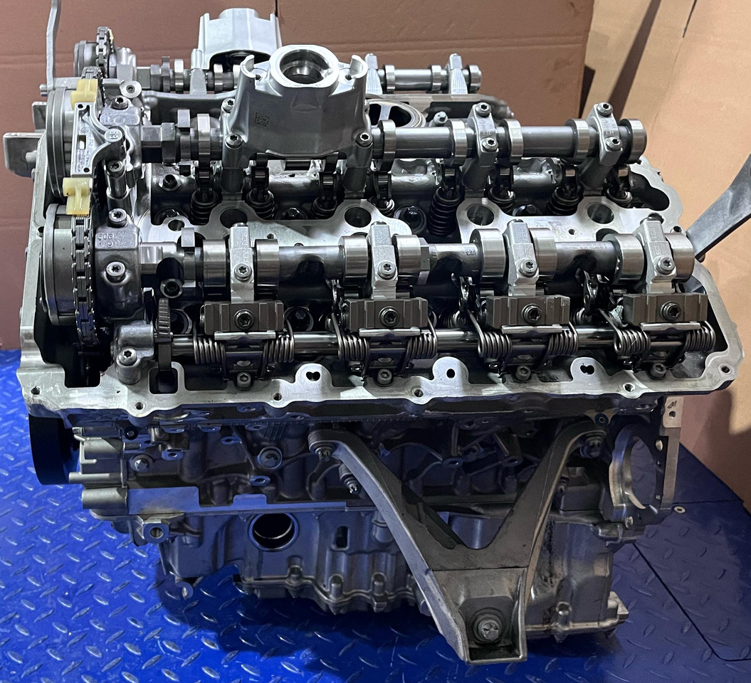 BMW Motor S63B44B Euro 6 - Motor: obrázek 5 BMW Motor S63B44B Euro 6 - Motor: obrázek 5