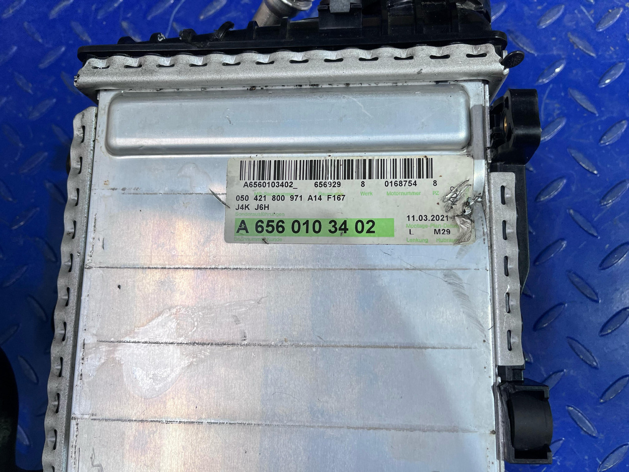 MAHLE Mercedes Benz A6560903900 - Intercooler: obrázek 3 MAHLE Mercedes Benz A6560903900 - Intercooler: obrázek 3