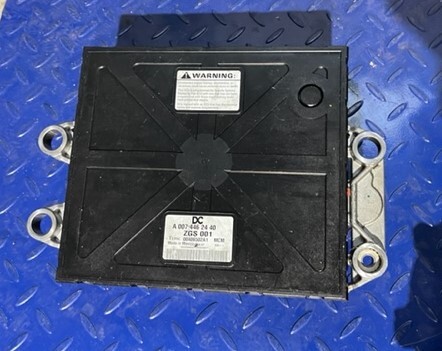 Mercedes A0074462440 ZGS001 - Řídicí blok pro Nákladní auto: obrázek 3 Mercedes A0074462440 ZGS001 - Řídicí blok pro Nákladní auto: obrázek 3