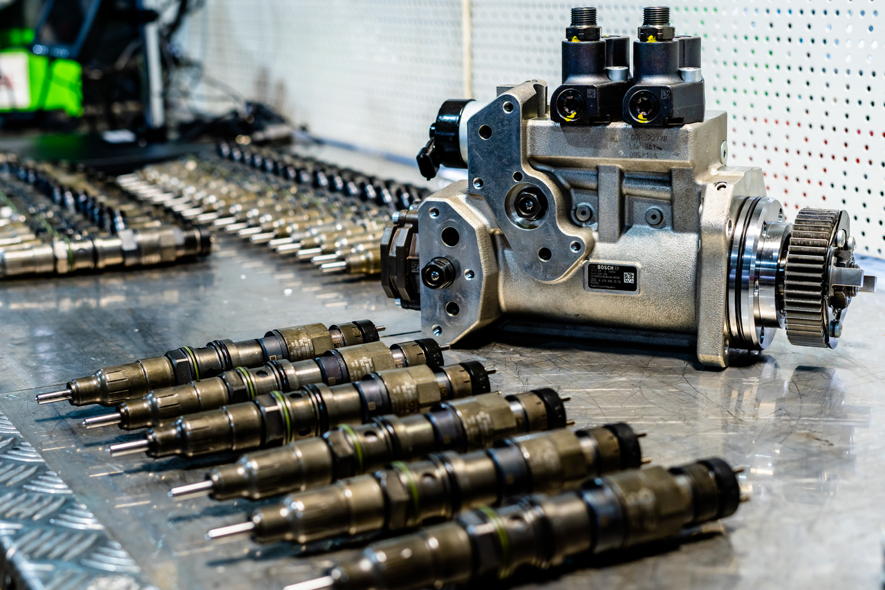 Mercedes Actros MP4 Injection Pump A4700900850 - Palivové čerpadlo pro Nákladní auto: obrázek 1 Mercedes Actros MP4 Injection Pump A4700900850 - Palivové čerpadlo pro Nákladní auto: obrázek 1