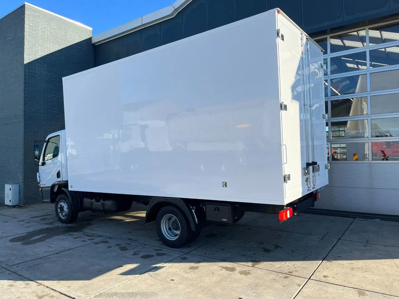Mercedes-Benz Accelo 915 4x2 Closed Cargo Truck - Skříňový nákladní auto: obrázek 3 Mercedes-Benz Accelo 915 4x2 Closed Cargo Truck - Skříňový nákladní auto: obrázek 3
