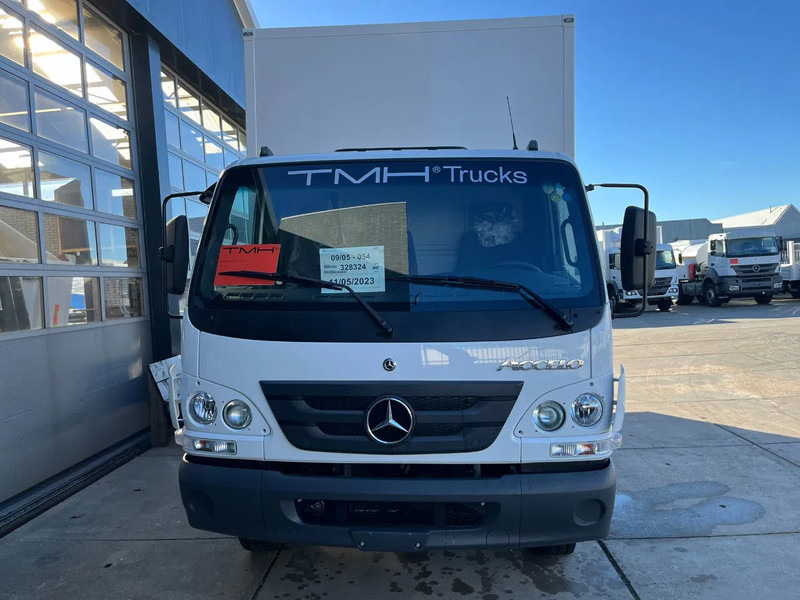 Mercedes-Benz Accelo 915 4x2 Closed Cargo Truck - Skříňový nákladní auto: obrázek 4 Mercedes-Benz Accelo 915 4x2 Closed Cargo Truck - Skříňový nákladní auto: obrázek 4