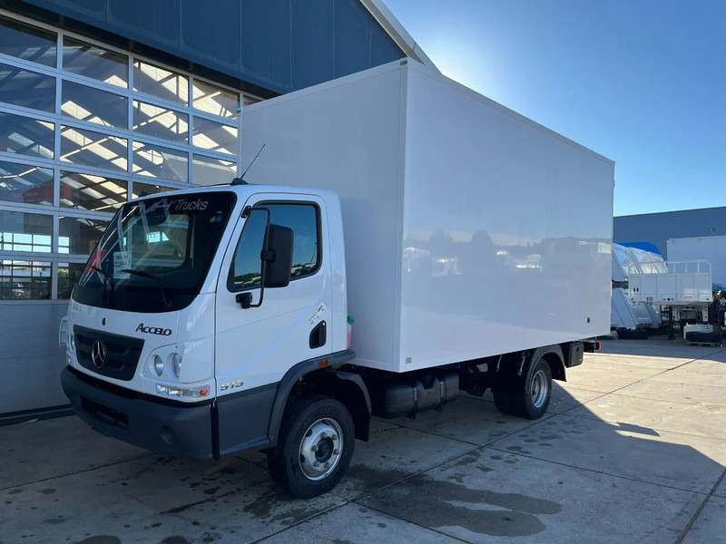 Mercedes-Benz Accelo 915 4x2 Closed Cargo Truck - Skříňový nákladní auto: obrázek 1 Mercedes-Benz Accelo 915 4x2 Closed Cargo Truck - Skříňový nákladní auto: obrázek 1