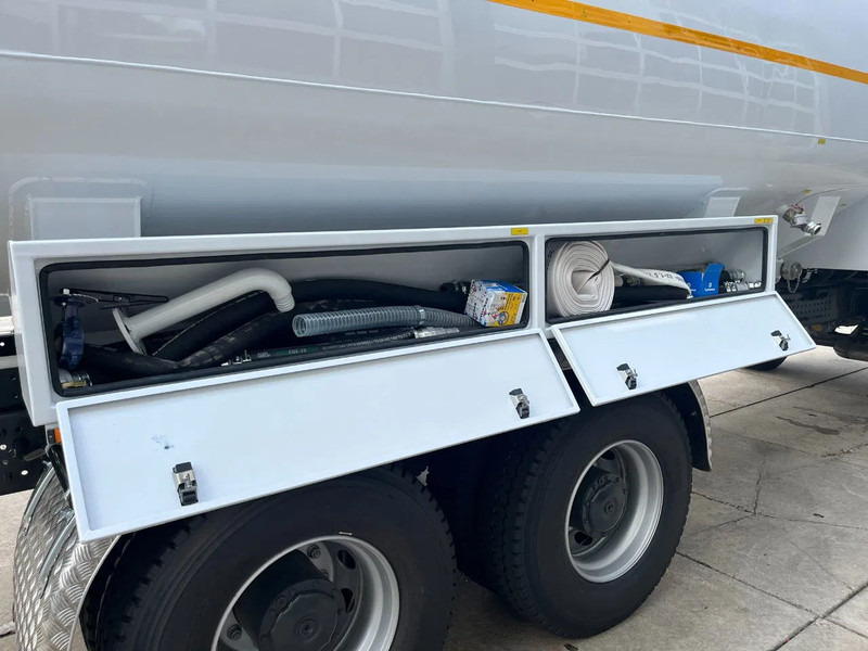 Mercedes-Benz Arocs 3340 6x4 Water Tank Truck leasing Mercedes-Benz Arocs 3340 6x4 Water Tank Truck: obrázek 16