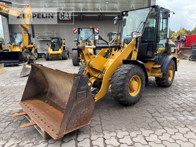 Cat 907M - Kolový nakladač: obrázek 2 Cat 907M - Kolový nakladač: obrázek 2