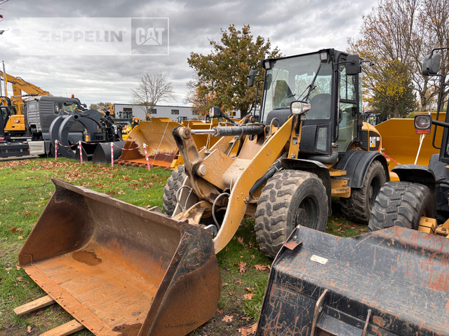 Cat 908H - Kolový nakladač: obrázek 2 Cat 908H - Kolový nakladač: obrázek 2