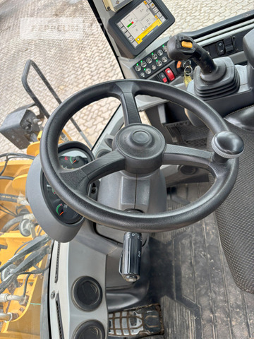 Kolový nakladač Cat 926M: obrázek 9