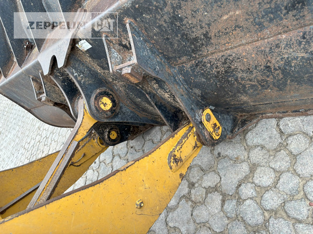 Kolový nakladač Cat 926M: obrázek 25