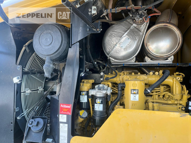 Kolový nakladač Cat 938M: obrázek 17