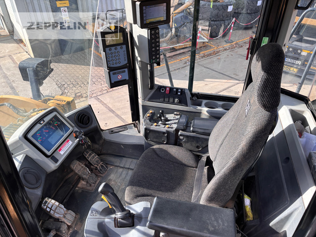 Kolový nakladač Cat 950M: obrázek 11