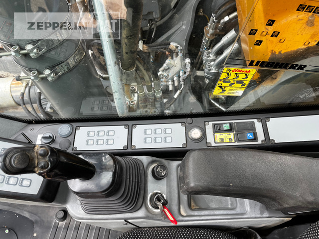 Pásové rýpadlo Liebherr R936NLC: obrázek 39