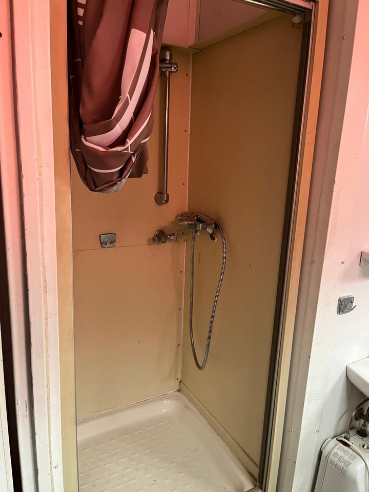 Abrollcontainer Containeranlage für Asbestsanierung - Hákový nosič kontejnerů: obrázek 2 Abrollcontainer Containeranlage für Asbestsanierung - Hákový nosič kontejnerů: obrázek 2