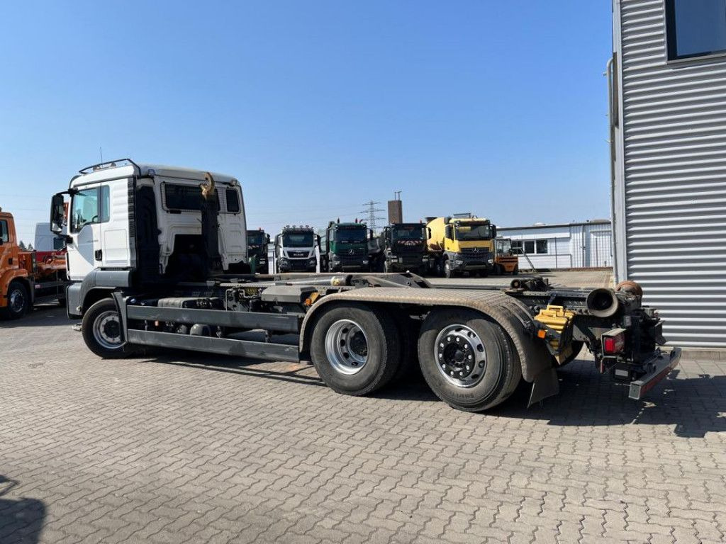 MAN TG-S 26.420/6x2 Abrollkipper - Hákový nosič kontejnerů: obrázek 5 MAN TG-S 26.420/6x2 Abrollkipper - Hákový nosič kontejnerů: obrázek 5