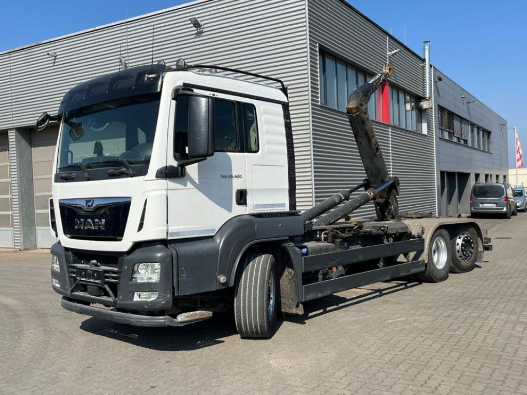 MAN TG-S 26.420/6x2 Abrollkipper - Hákový nosič kontejnerů: obrázek 1 MAN TG-S 26.420/6x2 Abrollkipper - Hákový nosič kontejnerů: obrázek 1