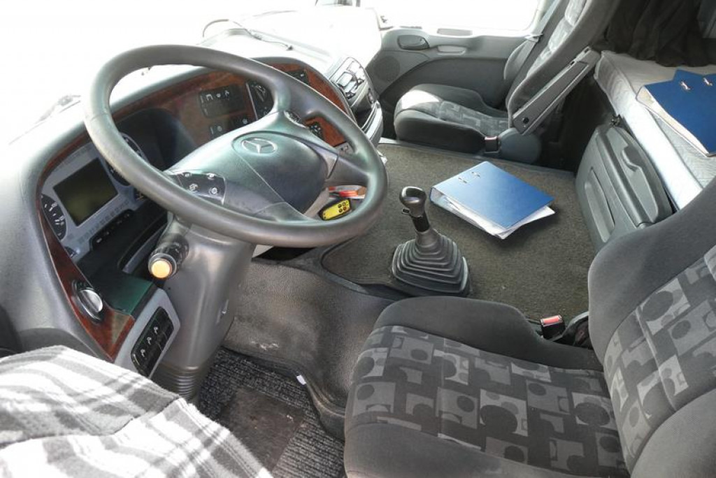MERCEDES-BENZ Actros 4160 SLT 8x4 4 SZM TITAN -155to.-!! - Tahač: obrázek 4 MERCEDES-BENZ Actros 4160 SLT 8x4 4 SZM TITAN -155to.-!! - Tahač: obrázek 4