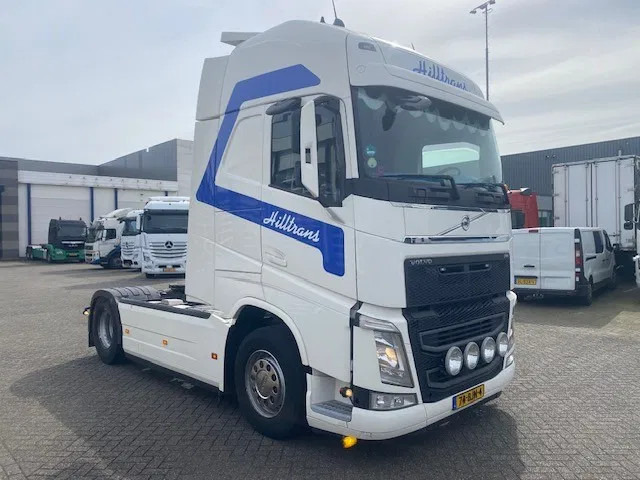 Volvo FH 13.460 XL cabine, euro 6 , full spoilered, smart tacho , new clutch ,beauty..... - Tahač: obrázek 2 Volvo FH 13.460 XL cabine, euro 6 , full spoilered, smart tacho , new clutch ,beauty..... - Tahač: obrázek 2