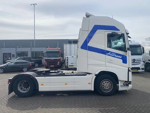 Volvo FH 13.460 XL cabine, euro 6 , full spoilered, smart tacho , new clutch ,beauty..... - Tahač: obrázek 3 Volvo FH 13.460 XL cabine, euro 6 , full spoilered, smart tacho , new clutch ,beauty..... - Tahač: obrázek 3