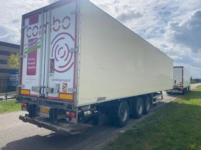 Van Eck koelvries 3 asser stuuras,met carrier vector koelmotor, apk gekeurd - Chladírenský návěs: obrázek 3 Van Eck koelvries 3 asser stuuras,met carrier vector koelmotor, apk gekeurd - Chladírenský návěs: obrázek 3