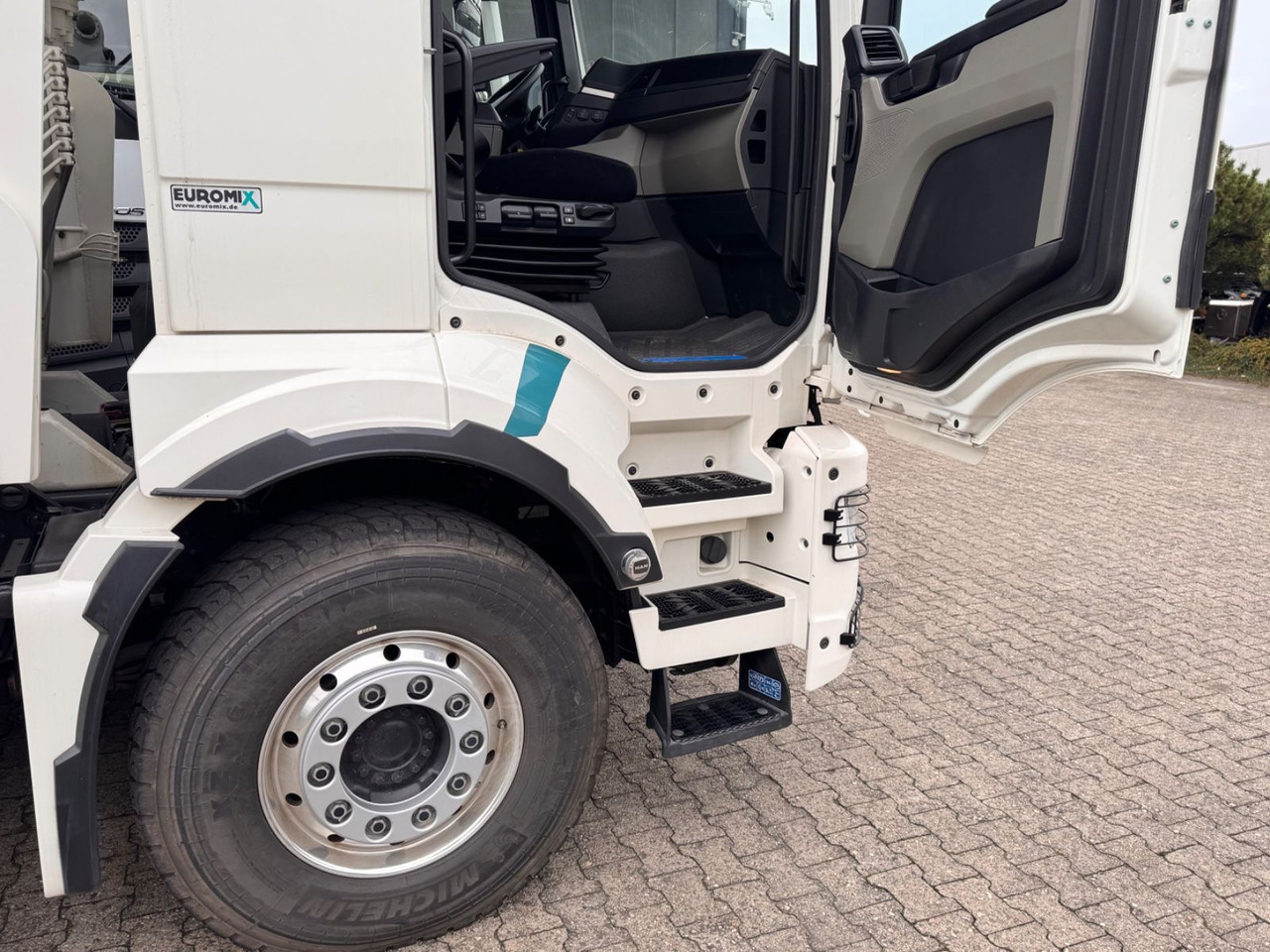 Autočerpadlo MAN 35.510 TGS Betonpumpe S47-5 47meter NEW: obrázek 11 Autočerpadlo MAN 35.510 TGS Betonpumpe S47-5 47meter NEW: obrázek 11