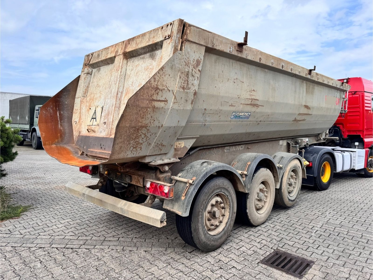 Menci SA700R Kipper Mulde 27m³ Lift Stahl 3 Stück - Sklápěcí návěs: obrázek 5 Menci SA700R Kipper Mulde 27m³ Lift Stahl 3 Stück - Sklápěcí návěs: obrázek 5