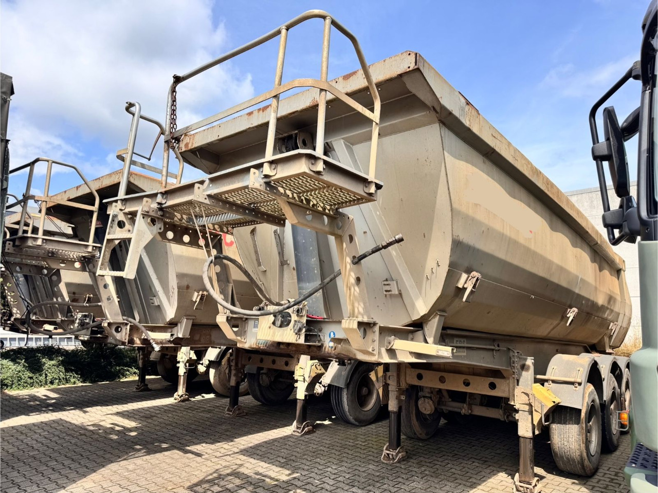 Menci SA700R Kipper Mulde 27m³ Lift Stahl 3 Stück - Sklápěcí návěs: obrázek 1 Menci SA700R Kipper Mulde 27m³ Lift Stahl 3 Stück - Sklápěcí návěs: obrázek 1