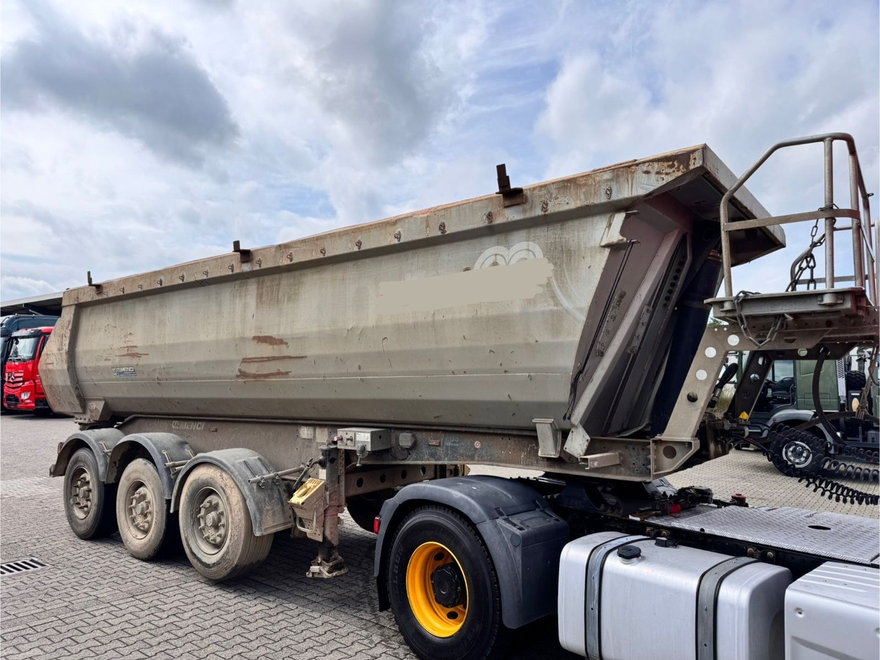 Menci SA700R Kipper Mulde 27m³ Lift Stahl Stück - Sklápěcí návěs: obrázek 2 Menci SA700R Kipper Mulde 27m³ Lift Stahl Stück - Sklápěcí návěs: obrázek 2